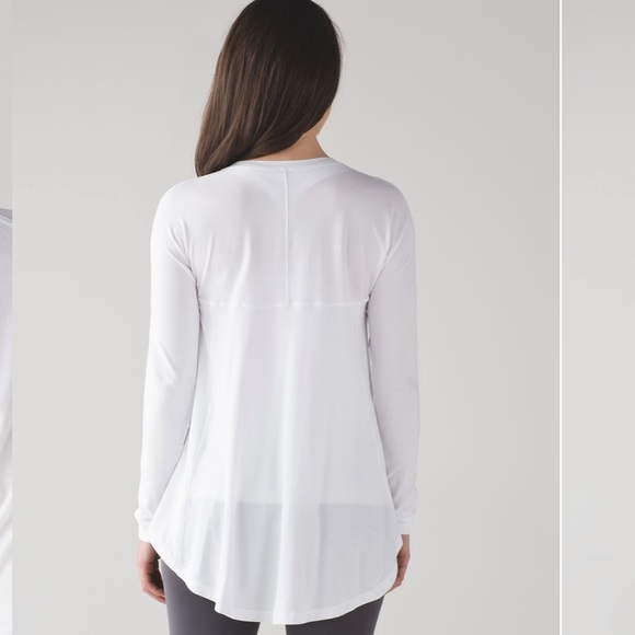 Lululemon Acadia Long Sleeve
White size 4 - Picture 2 of 5
